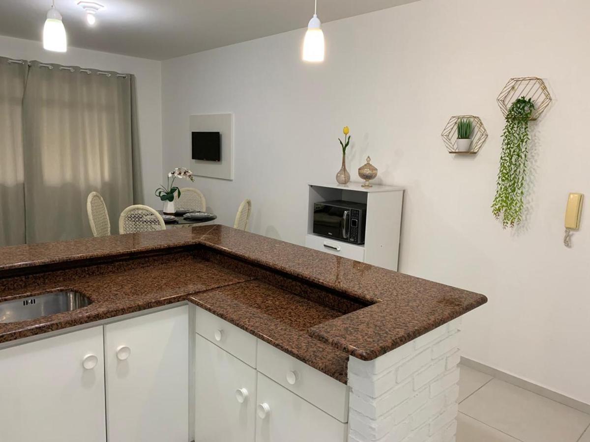 Apto Na Av Brasil Frente Ao Shopping,4min Da Apartamento *